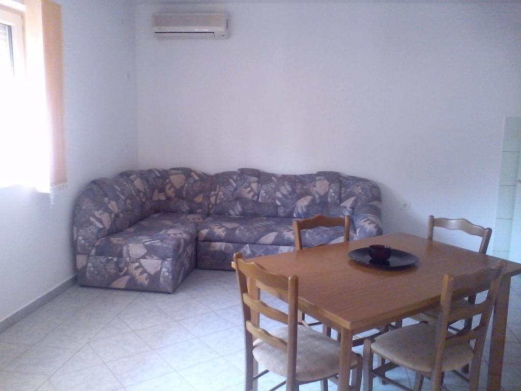 Apartments Malinska-Kajkic Oda fotoğraf