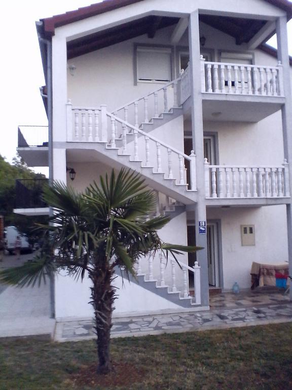 Apartments Malinska-Kajkic Oda fotoğraf