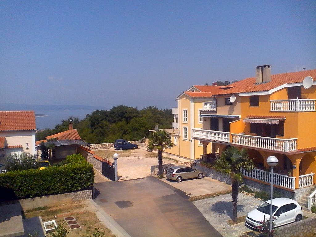 Apartments Malinska-Kajkic Oda fotoğraf